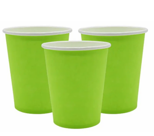 Vasos de cartón verdes